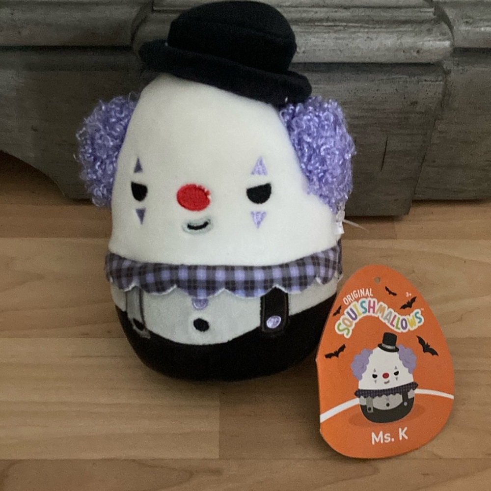 BRAND NEW SQUISHMALLOW 5”! NWT! SMOKE FREE HOME!